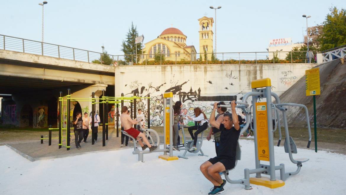 ΣΥΝΤΟΜΑ ΕΝΑ ΔΙΠΛΑ ΣΟΥ