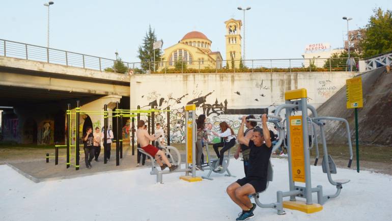 ΣΥΝΤΟΜΑ ΕΝΑ ΔΙΠΛΑ ΣΟΥ